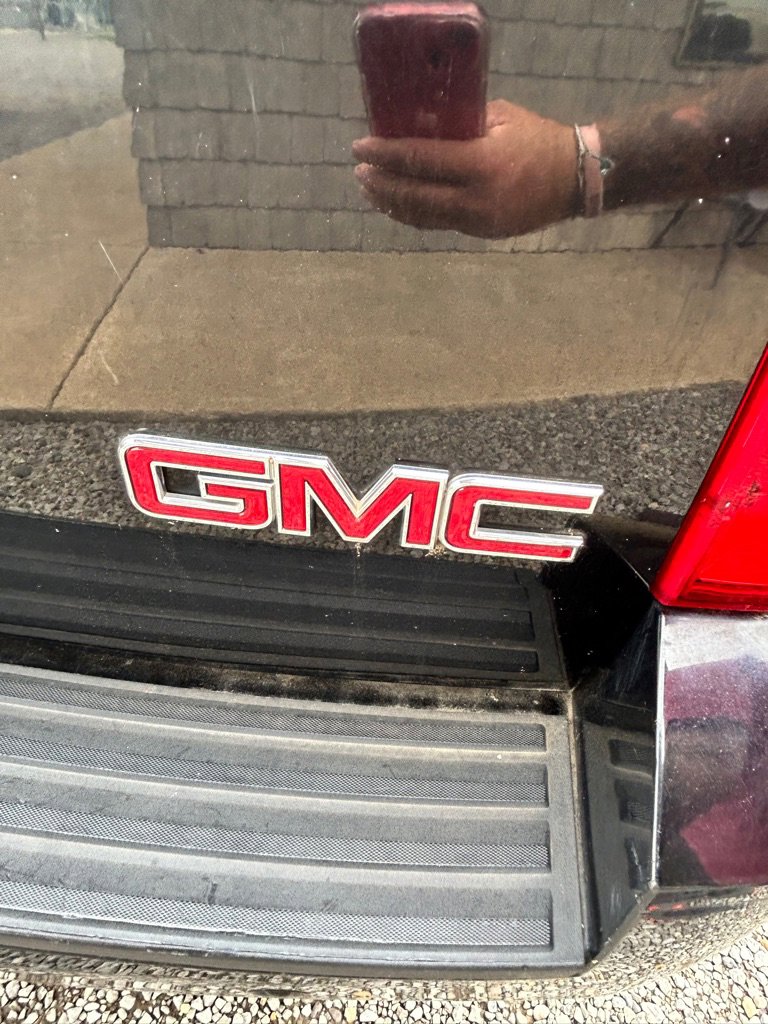 Used 2011 GMC Yukon XL SLT w/ SLT-2 Equipment Package image 16