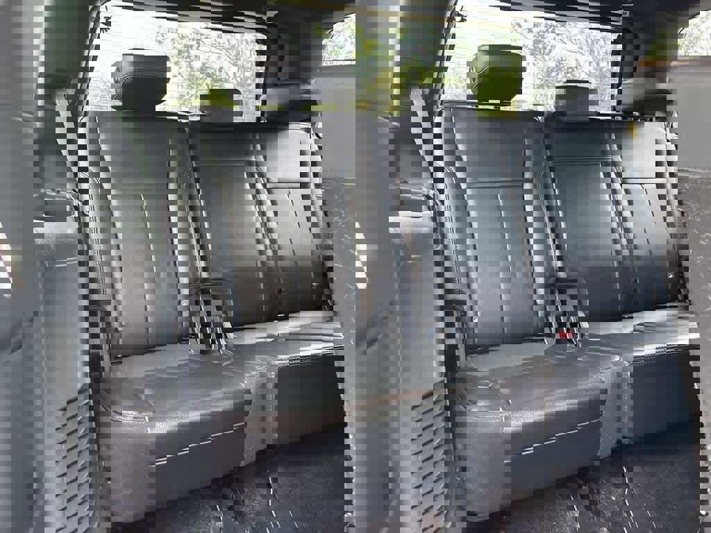 Used 2020 Ford Expedition XLT w/ Equipment Group 202A image 10