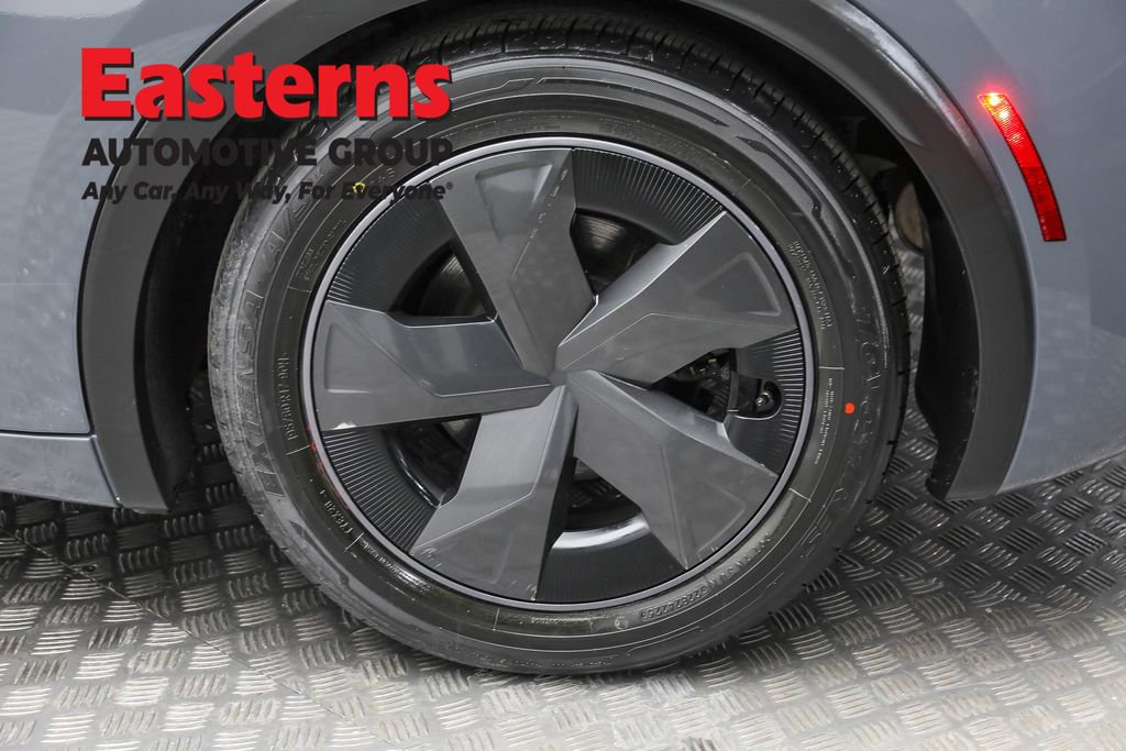 Used 2024 Toyota Prius LE image 8