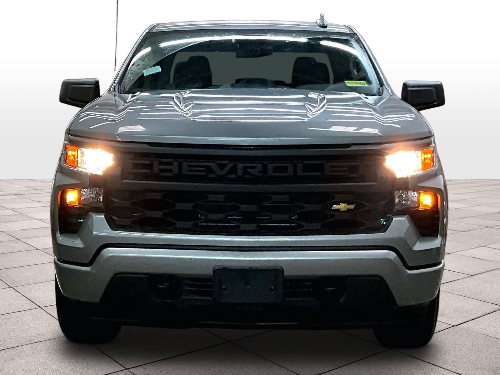 Used 2026 Chevrolet Silverado 1500 Custom RWD image 3
