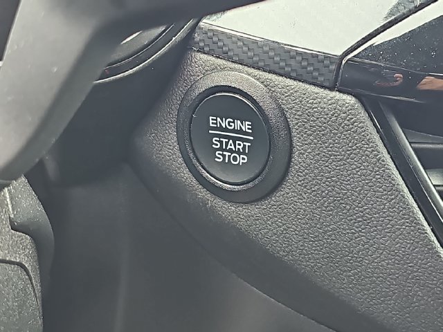 Certified 2025 Ford Escape ST-Line Select AWD/4WD image 31