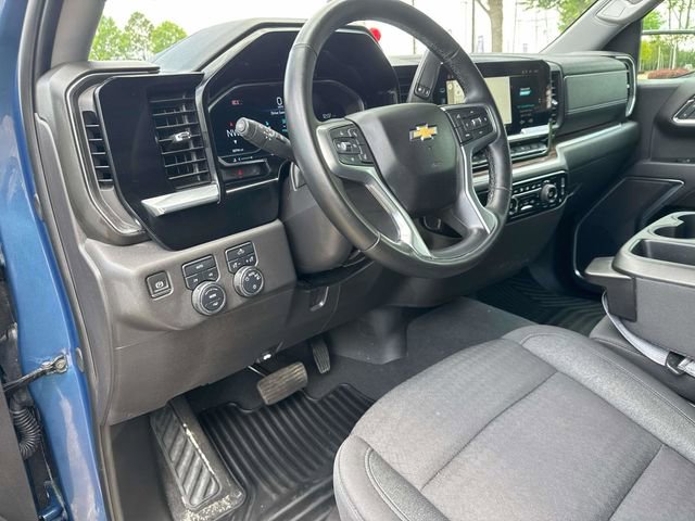 Used 2024 Chevrolet Silverado 1500 LT image 25