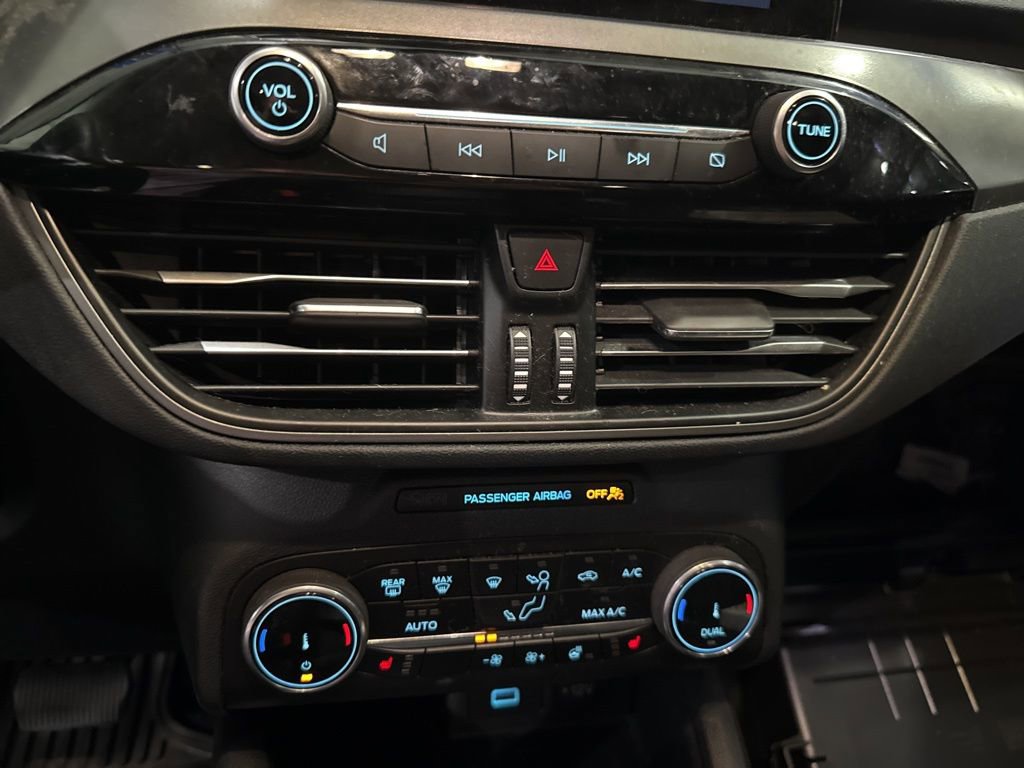 Used 2023 Ford Escape Active w/ Cold Weather Package image 12