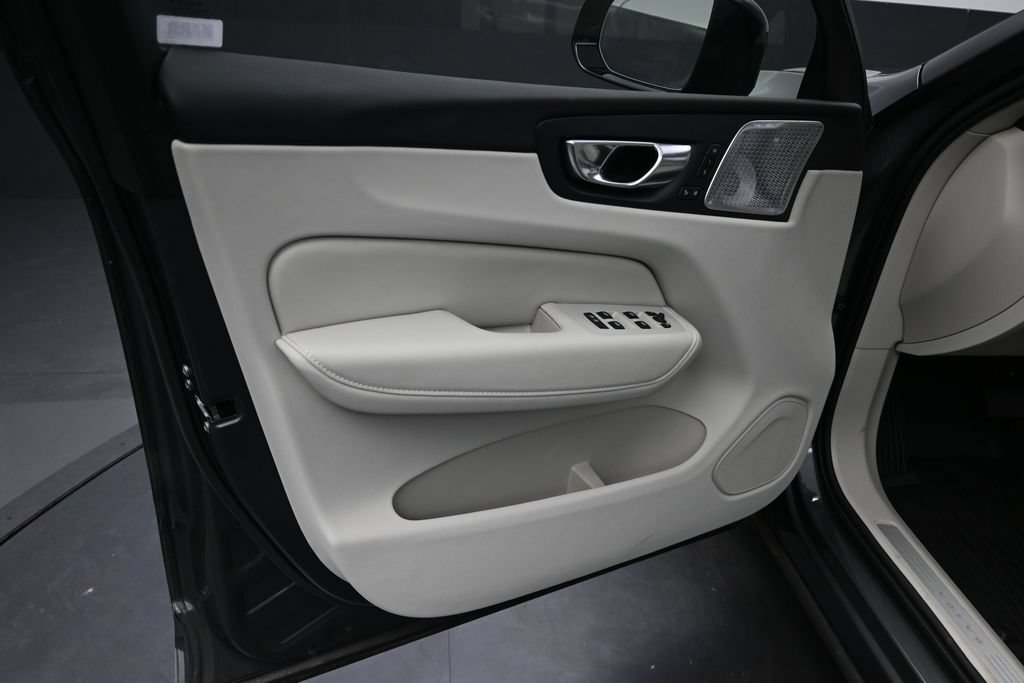 New 2026 Volvo XC60 B5 Ultra w/ Climate Package AWD/4WD image 9