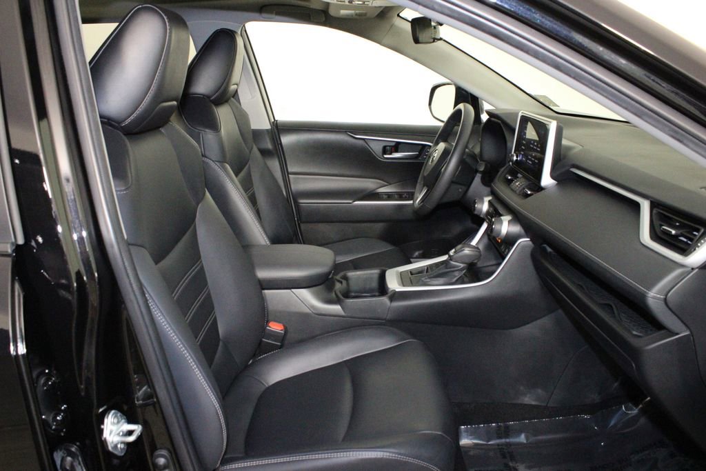 Used 2023 Toyota RAV4 XLE Premium image 15
