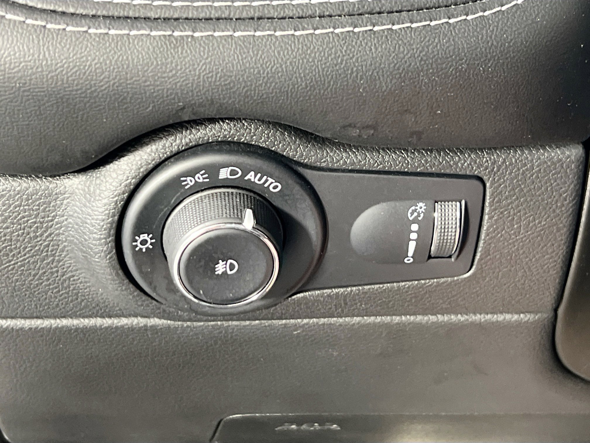 Used 2022 Dodge Durango SRT w/ Black Package AWD/4WD image 10