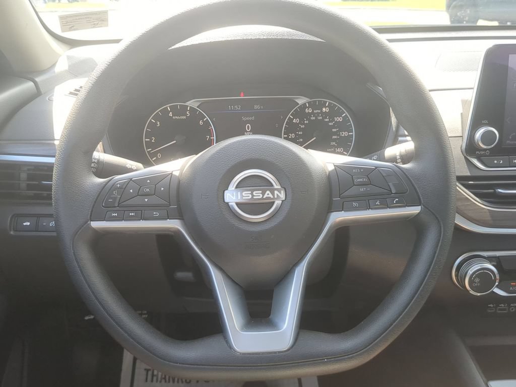 Used 2025 Nissan Altima 2.5 SV FWD image 20