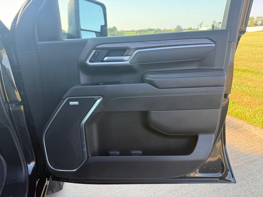 Used 2026 Chevrolet Silverado 2500 LTZ w/ LTZ Premium Package AWD/4WD image 23