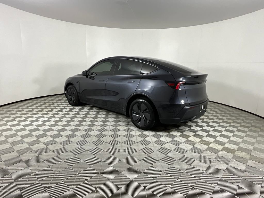 Used 2026 Tesla Model Y Long Range RWD image 3