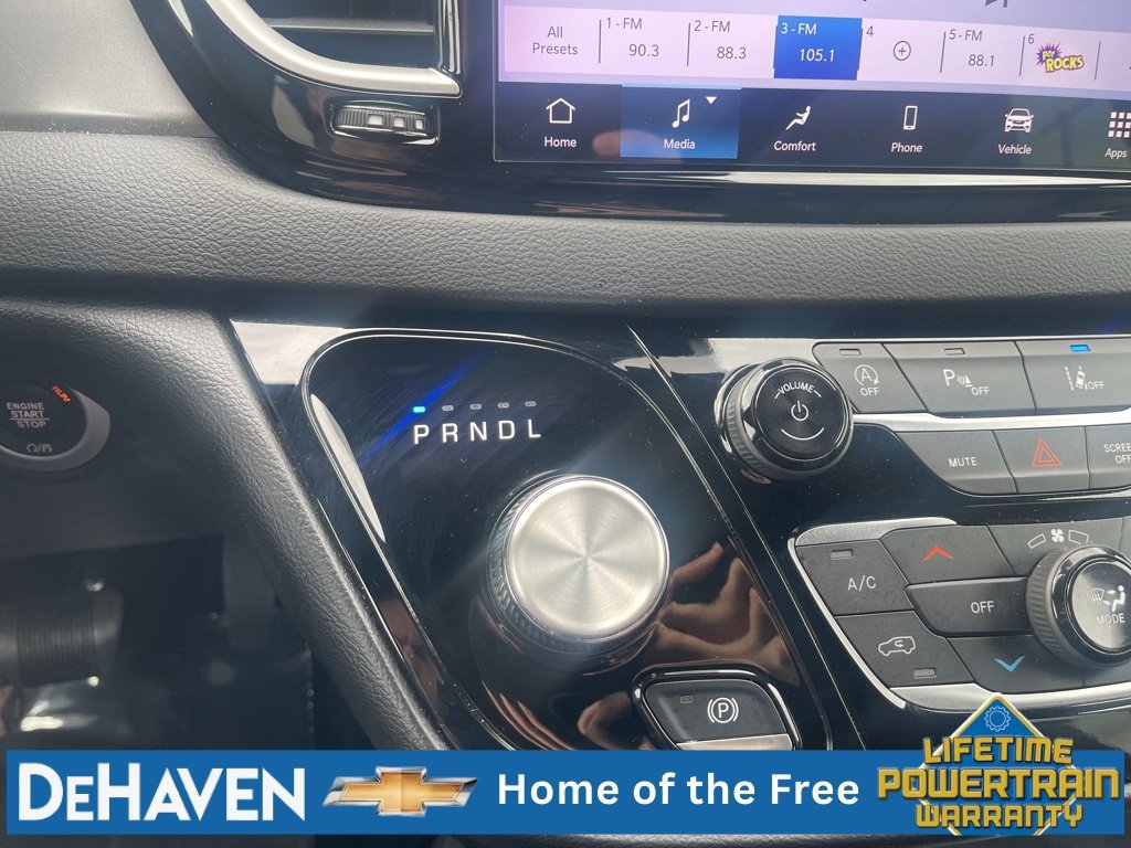 Used 2025 Chrysler Pacifica Select FWD image 16