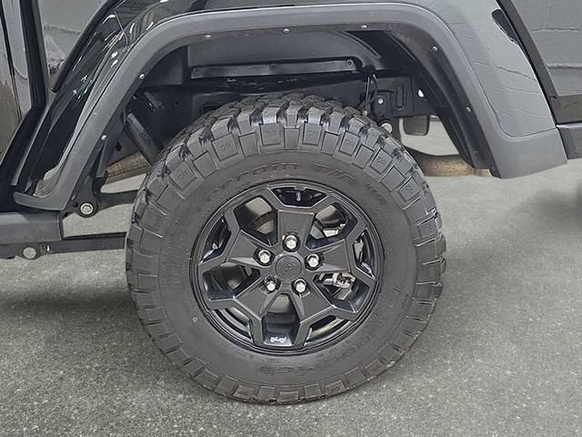 Used 2023 Jeep Gladiator Sport AWD/4WD image 32