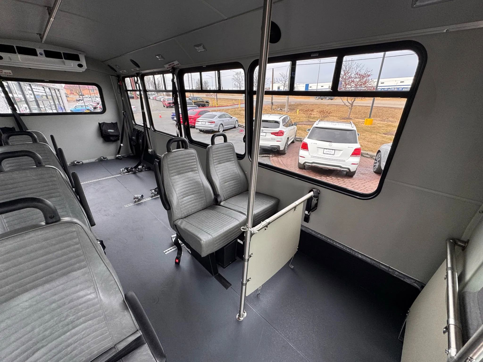 Used 2015 Ford E-450 and Econoline 450 Super Duty w/ Shuttle Bus Prep Package image 24