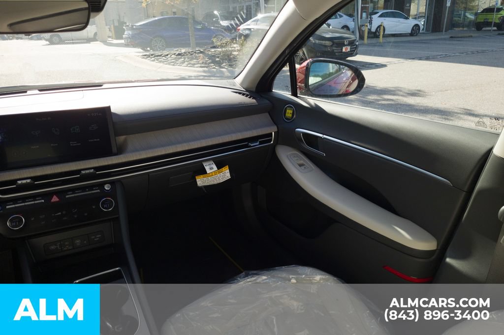Certified 2025 Hyundai Sonata SEL FWD image 17