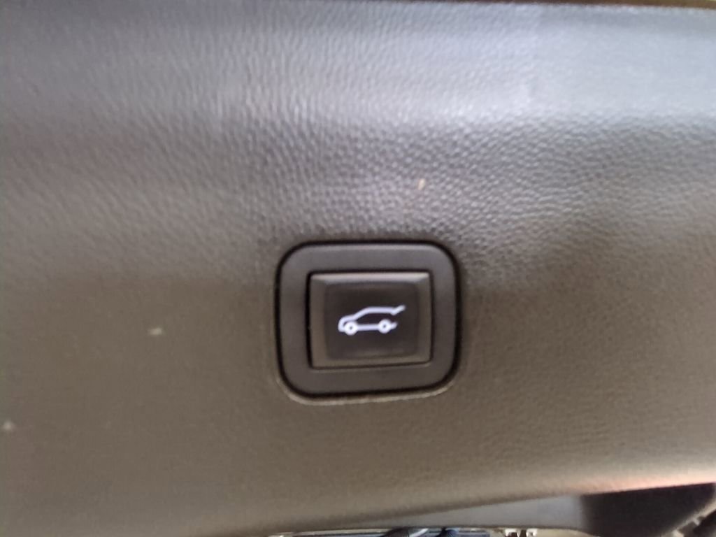 Used 2020 Buick Enclave Avenir w/ Avenir Technology Package image 35