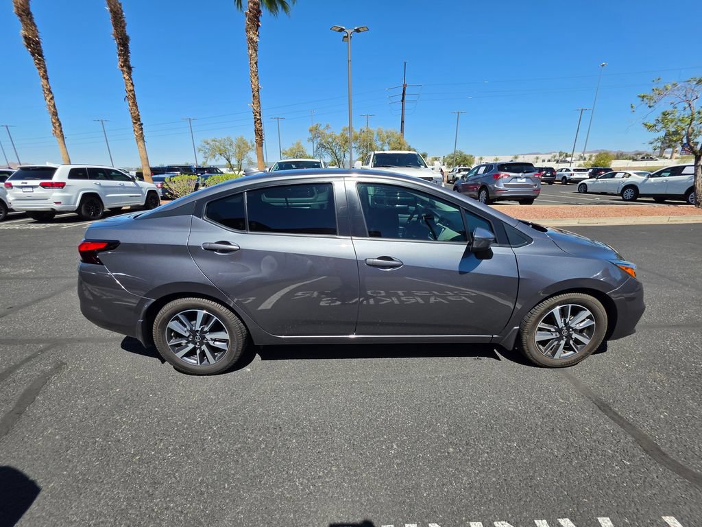 Used 2021 Nissan Versa SV FWD image 4
