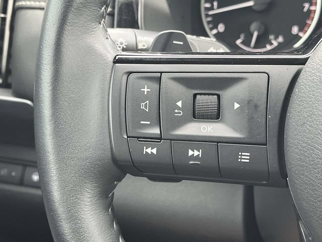 Used 2024 Nissan Pathfinder SL FWD image 27