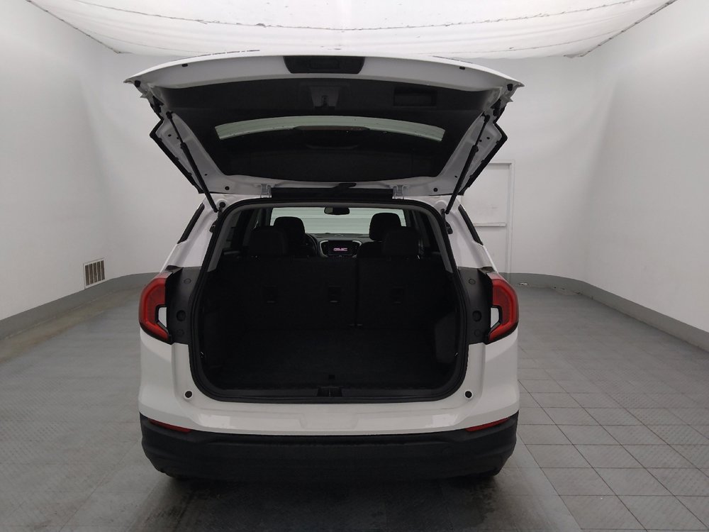 Used 2024 GMC Terrain SLE image 29