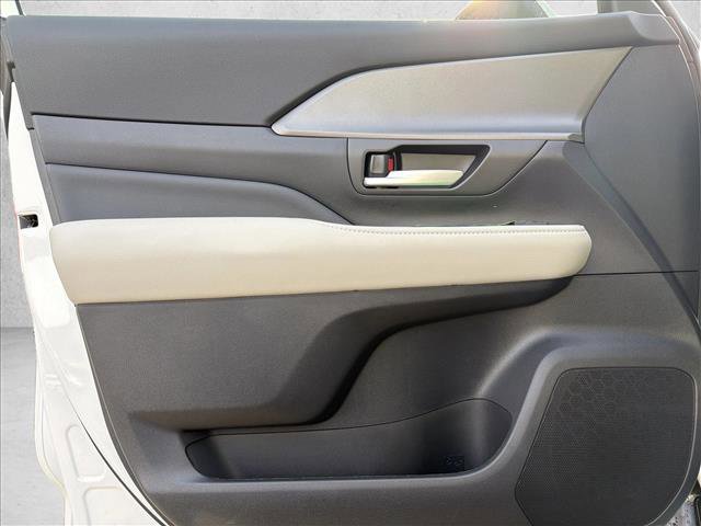 Certified 2026 Toyota Grand Highlander XLE AWD/4WD image 10