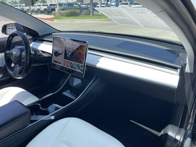 Used 2019 Tesla Model 3 Mid Range RWD image 30