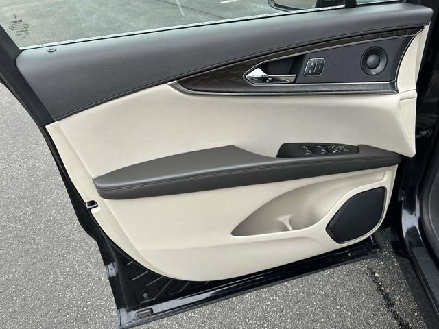 Used 2019 Lincoln Nautilus Reserve image 19