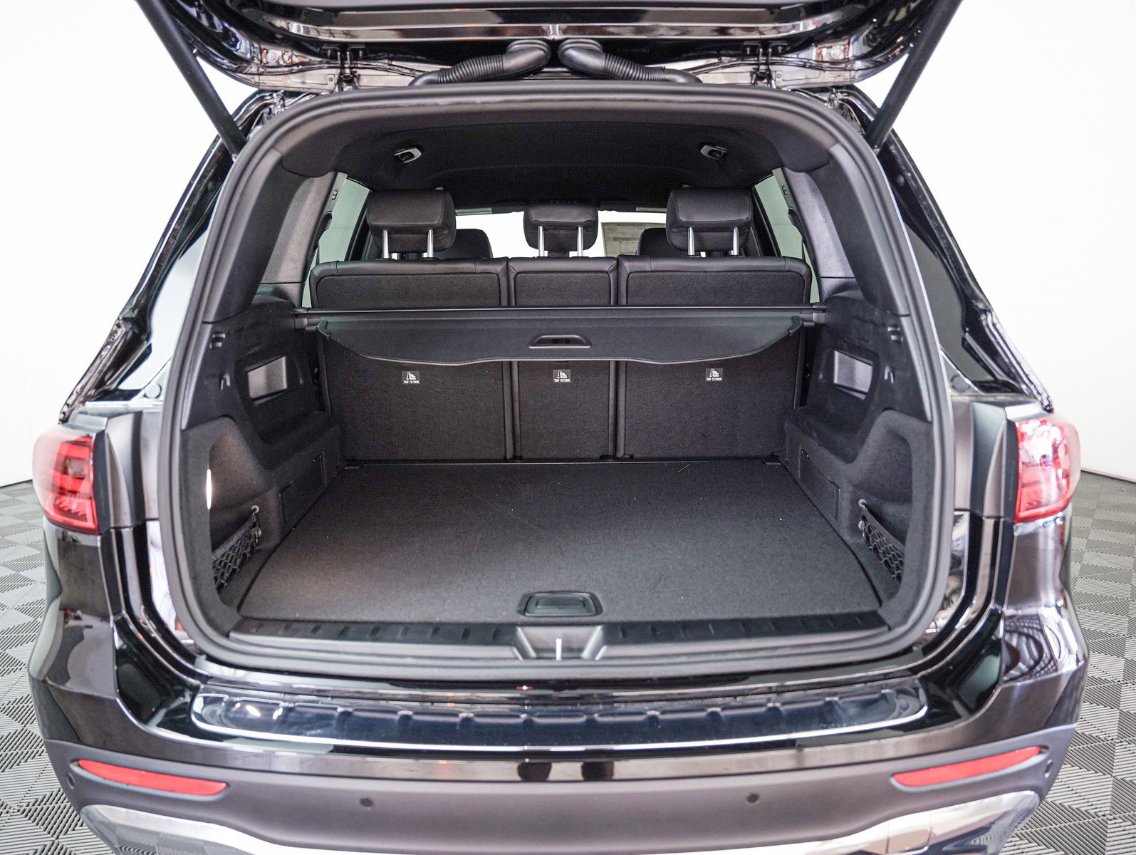 New 2025 Mercedes-Benz GLB 250 4MATIC image 8