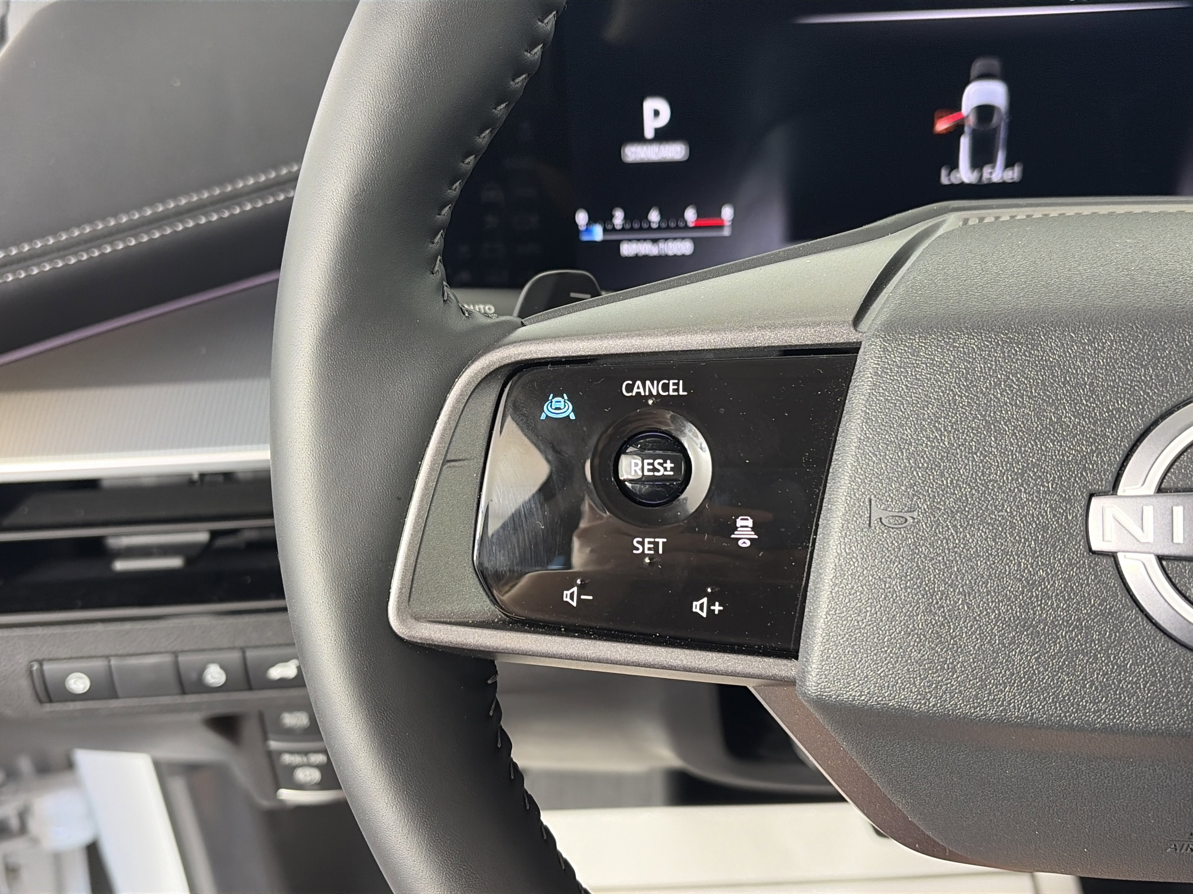 Certified 2025 Nissan Murano SL image 32
