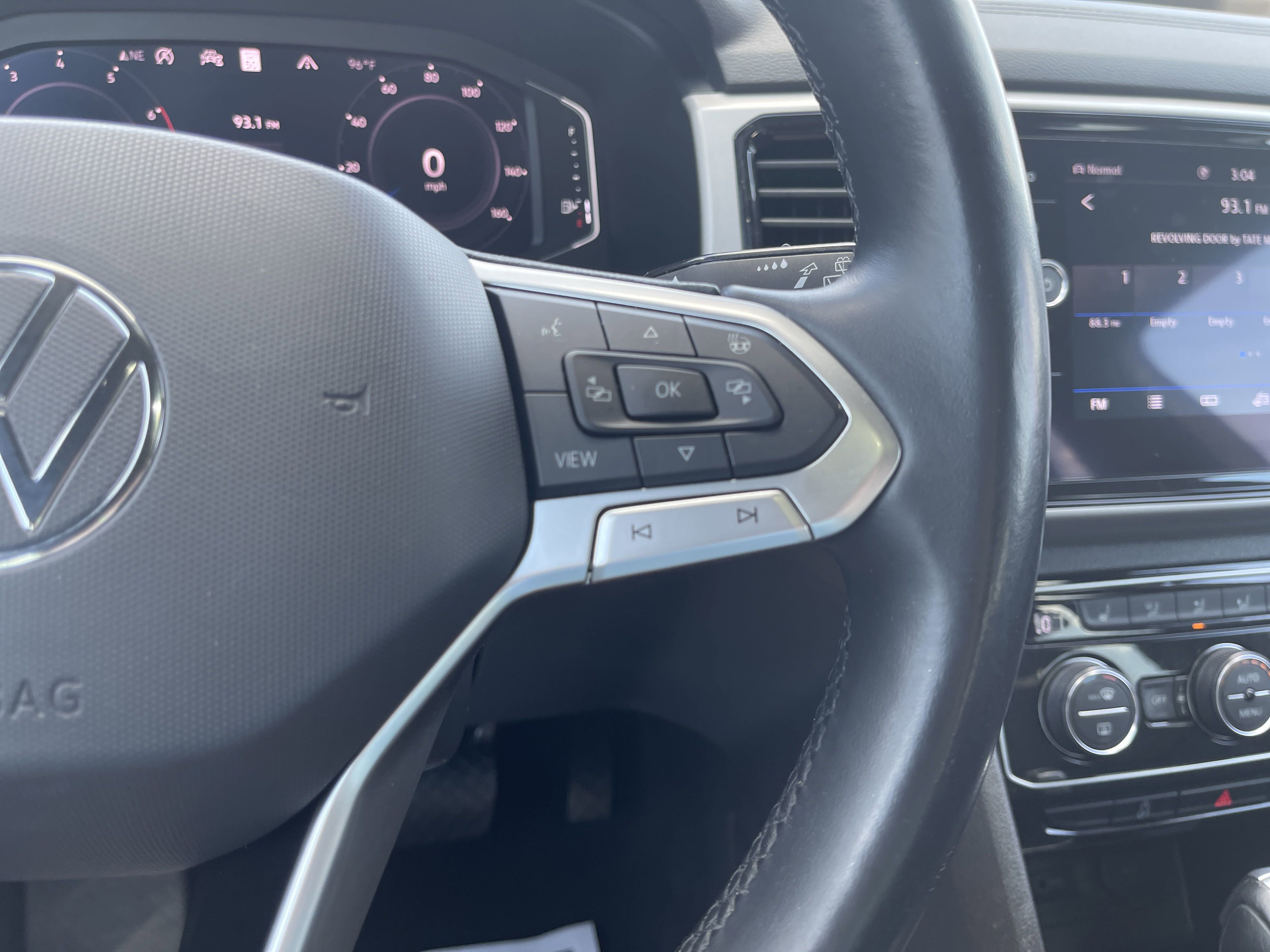 Used 2020 Volkswagen Atlas Cross Sport SEL image 19