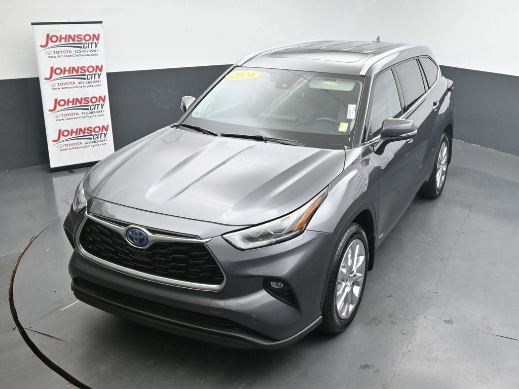 Used 2024 Toyota Highlander Limited AWD/4WD image 32