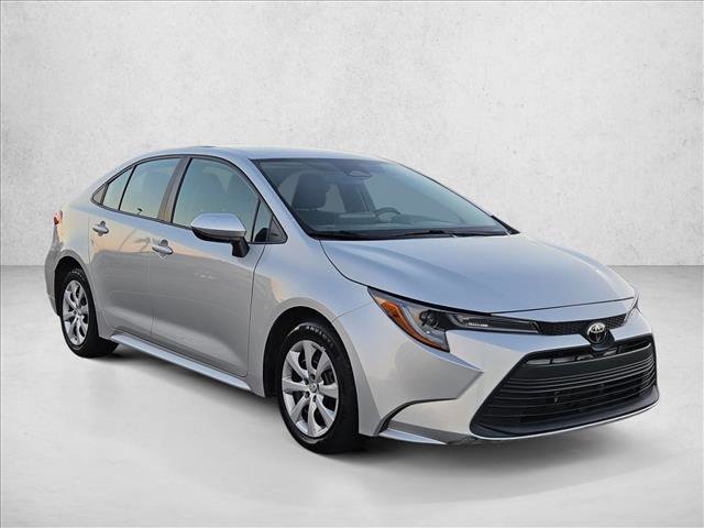 Used 2023 Toyota Corolla LE image 3