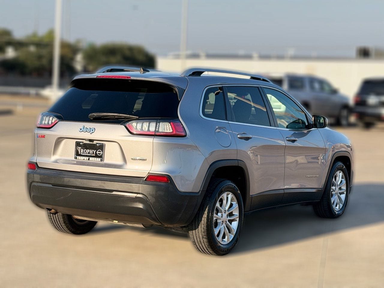 Used 2019 Jeep Cherokee Latitude w/ Popular Appearance Group FWD image 7