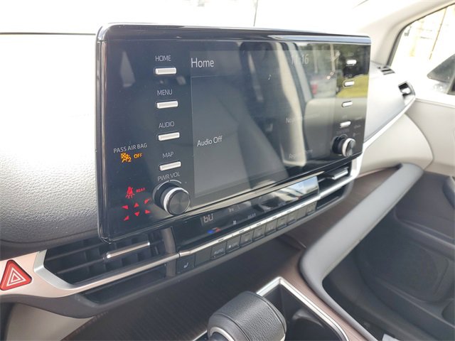 Used 2024 Toyota Sienna XLE image 19