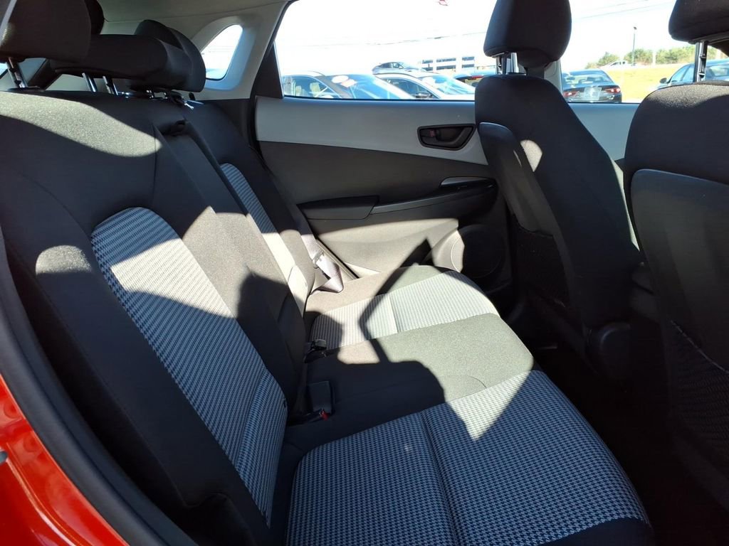 Used 2020 Hyundai Kona SE image 6