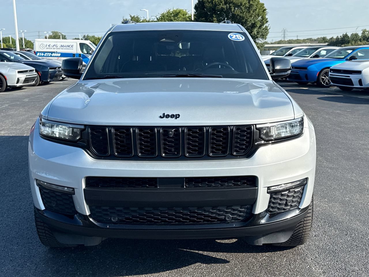 Used 2025 Jeep Grand Cherokee L Limited w/ Luxury Tech Group II AWD/4WD image 7
