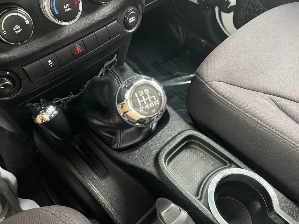 Used 2013 Jeep Wrangler Unlimited Sport image 21