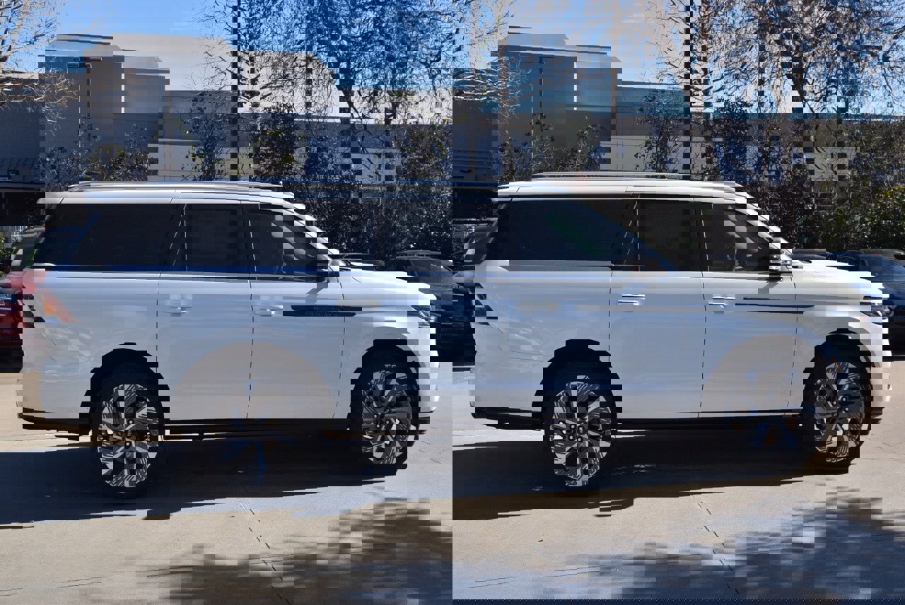 New 2026 Lincoln Navigator L Black Label image 5