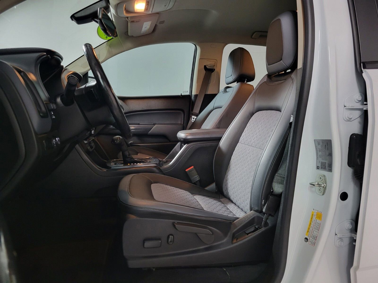 Used 2020 Chevrolet Colorado Z71 image 12