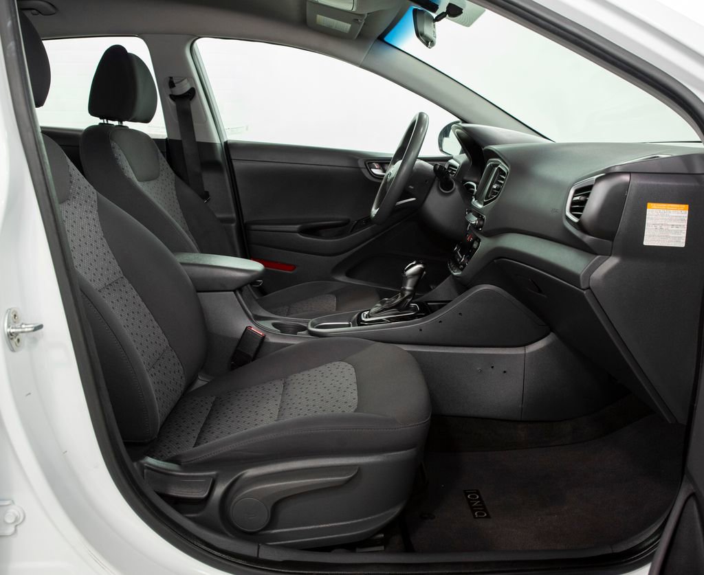 Used 2018 Hyundai Ioniq Blue image 17