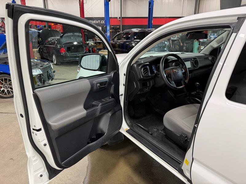 Used 2019 Toyota Tacoma SR w/ SX Package AWD/4WD image 9