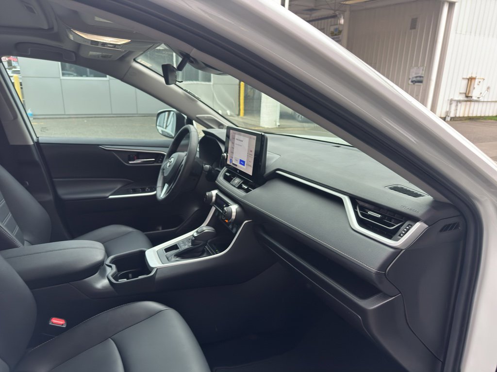Used 2023 Toyota RAV4 XLE Premium image 18
