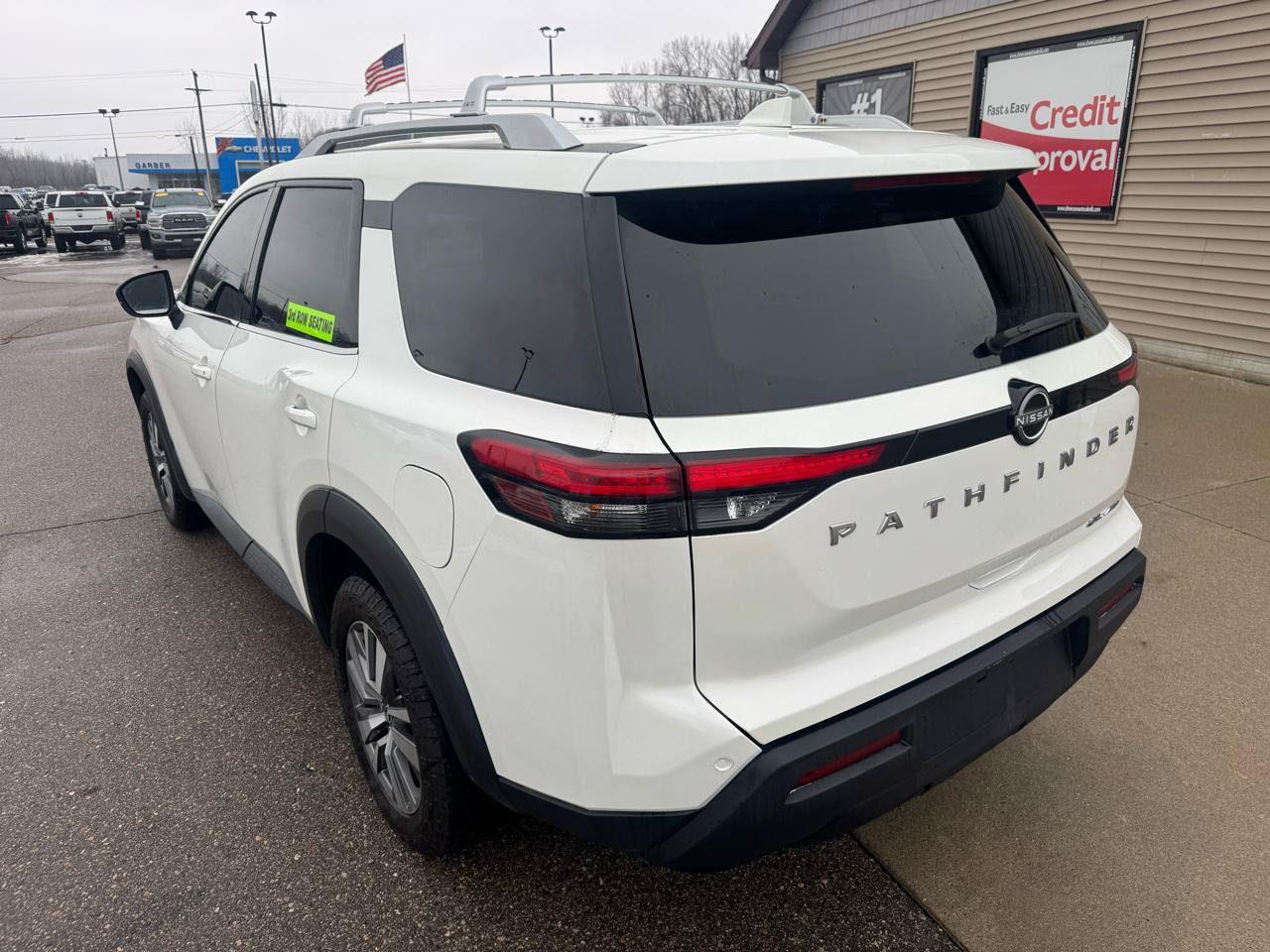 Used 2023 Nissan Pathfinder SL AWD/4WD image 6
