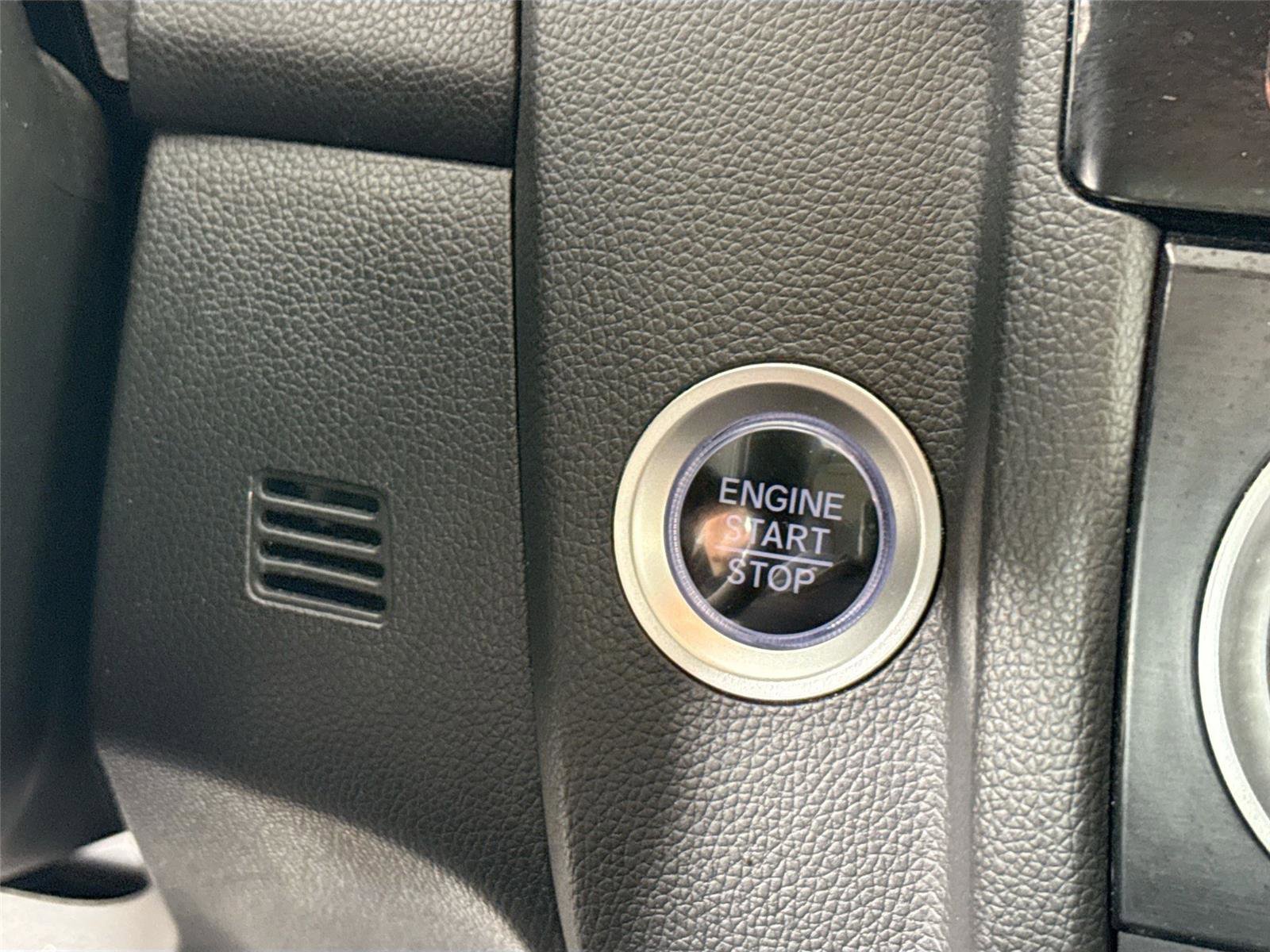 Used 2018 Honda Fit EX image 19