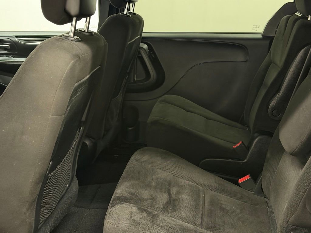Used 2016 Dodge Grand Caravan SE image 21