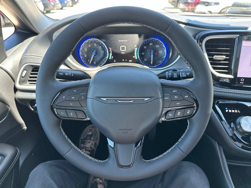 New 2027 Chrysler Pacifica Limited FWD image 27