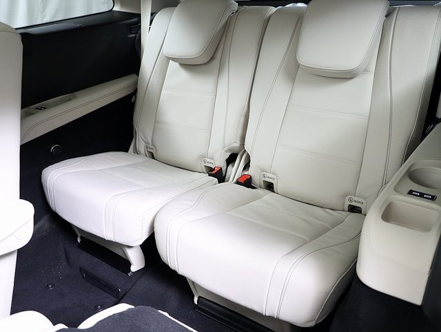 Certified 2025 Mercedes-Benz GLS 580 4MATIC image 13