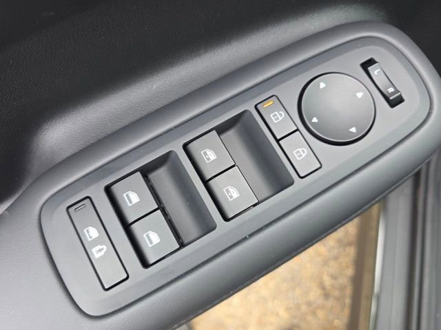 Used 2025 Hyundai Santa Fe SEL image 15