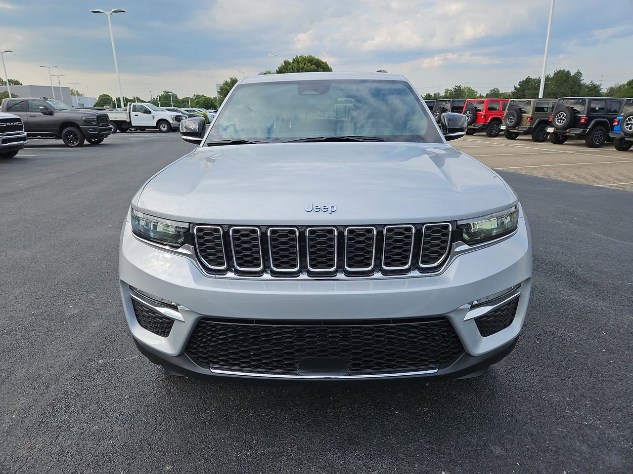 New 2024 Jeep Grand Cherokee Limited 4xe image 2