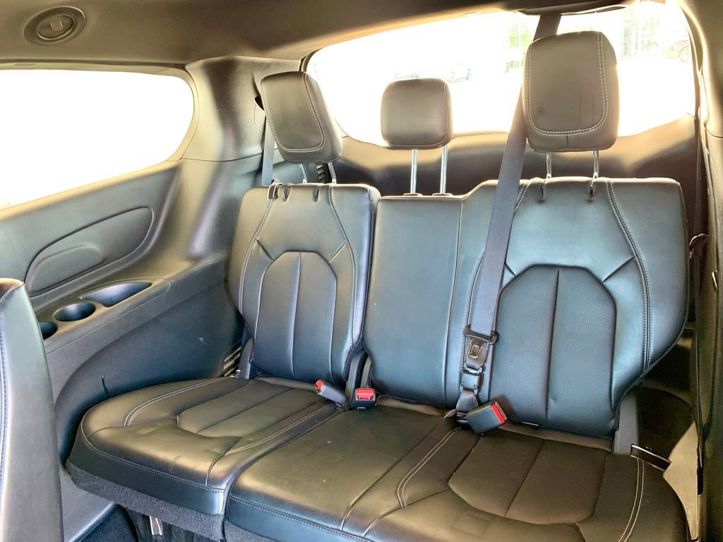 Used 2025 Chrysler Pacifica Select FWD image 15