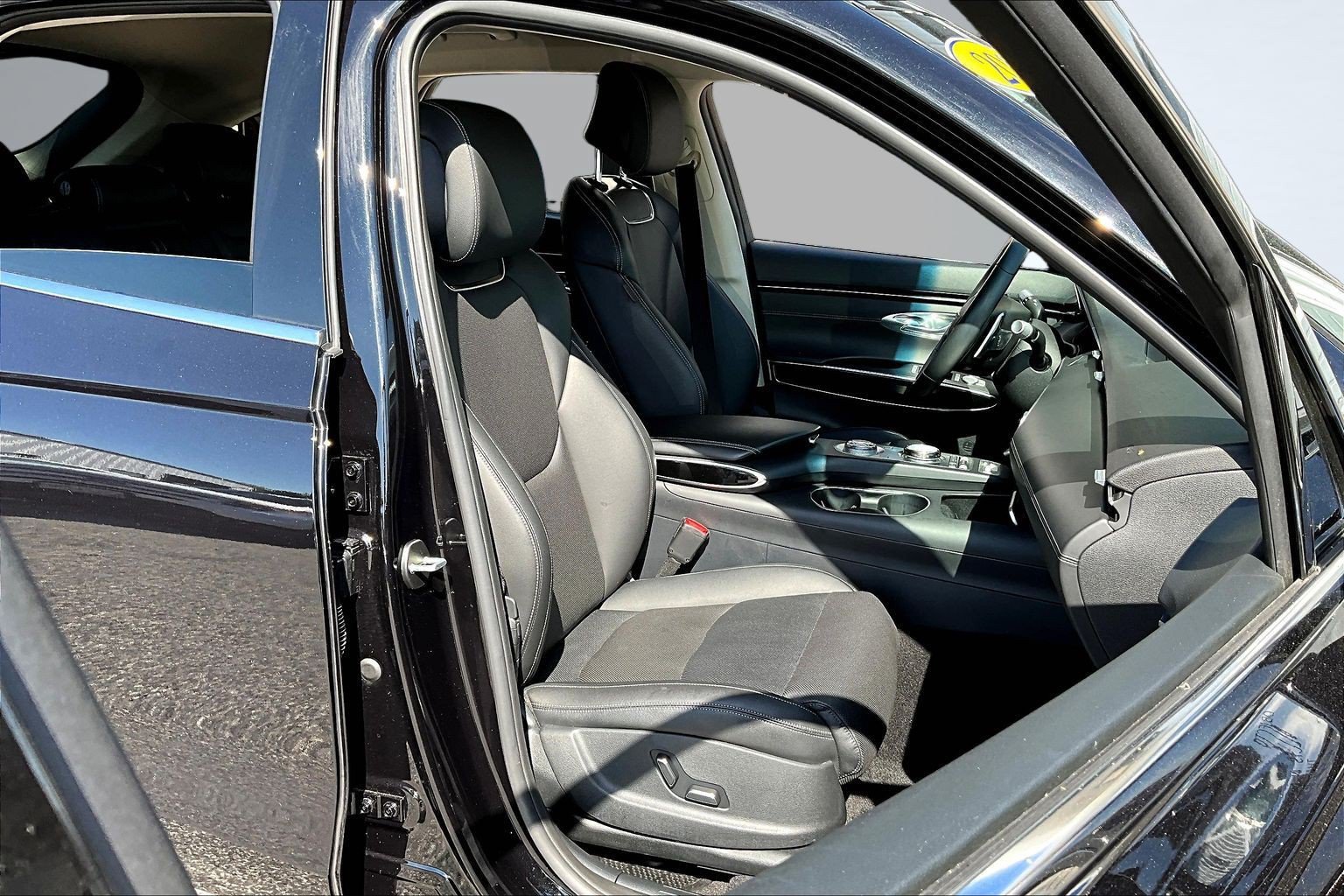Used 2024 Genesis GV70 2.5T AWD/4WD image 26