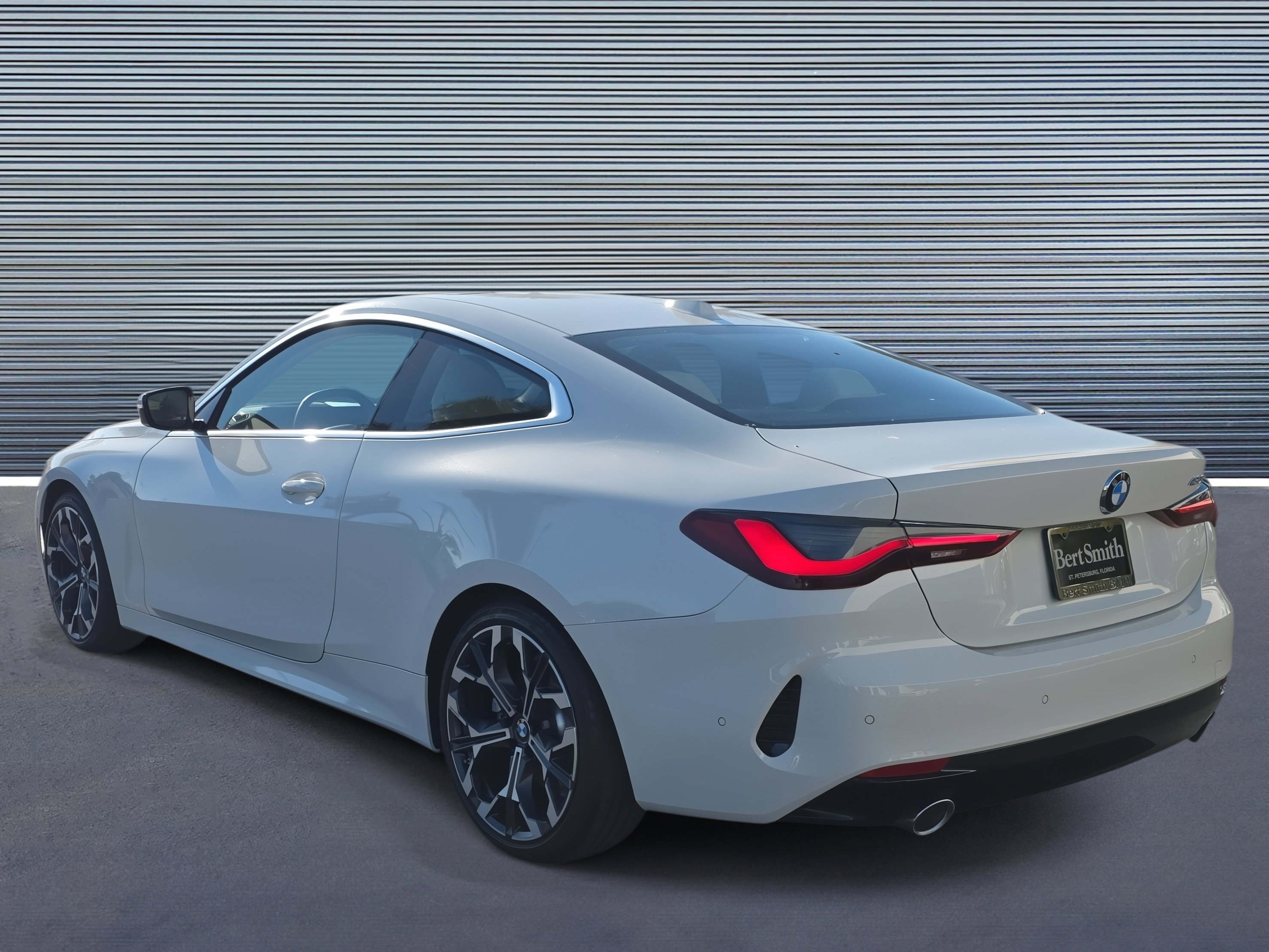 Used 2025 BMW 430i Coupe w/ Premium Package image 4