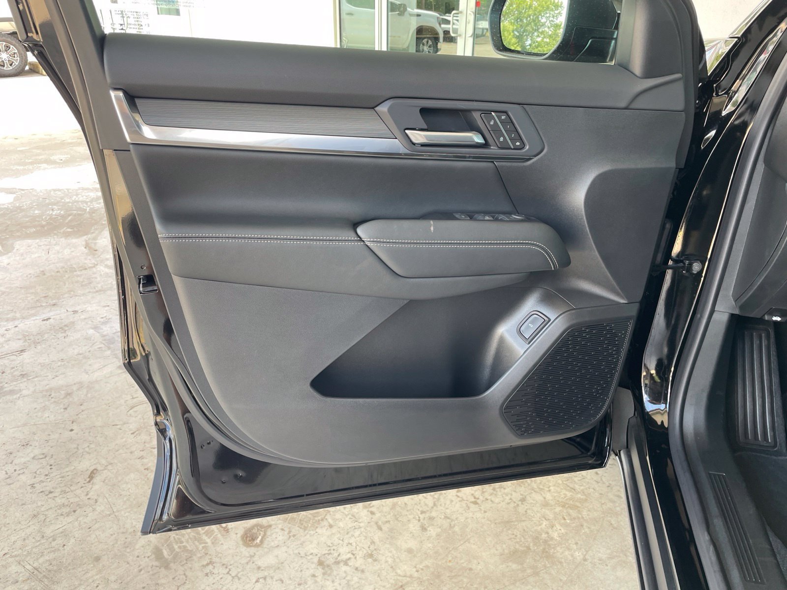 New 2027 GMC Terrain Elevation w/ Elevation Premium Package FWD image 17